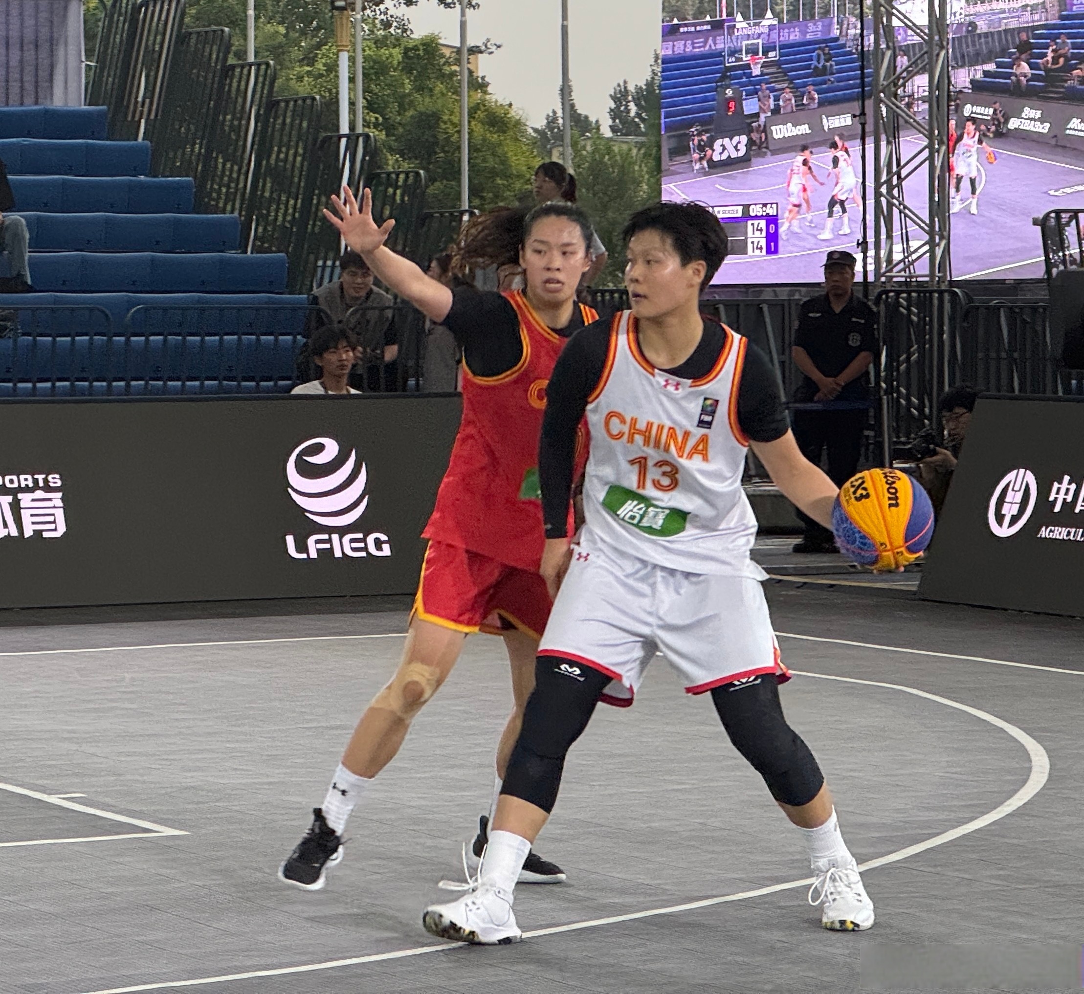 篮球专业队伍在国际比赛中取得胜利