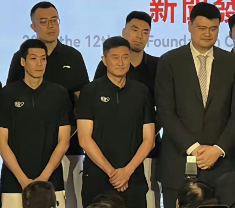 包含北美顶尖篮球赛事吸引全球目光，嘉宾纷纷到场的词条