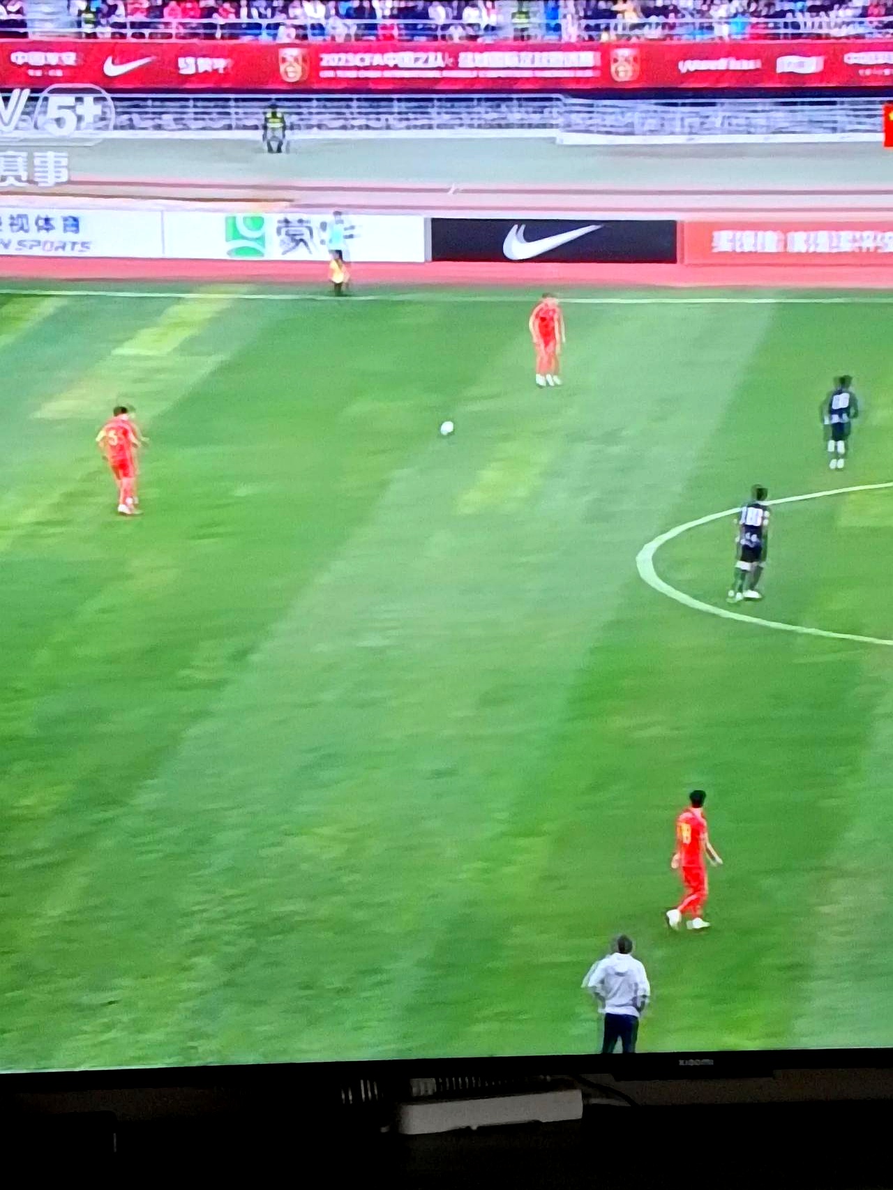 中国足球队遭遇失利无缘晋级